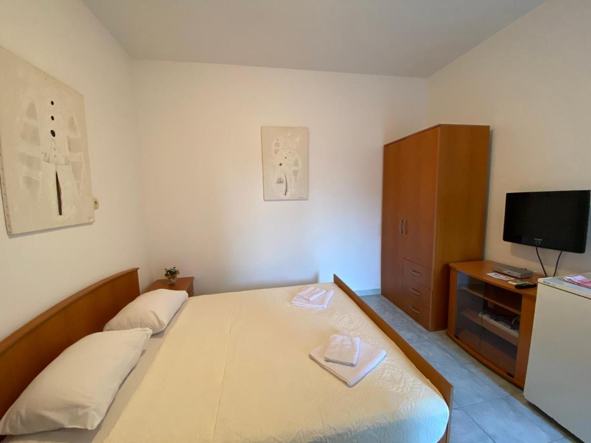 Apartments Mandarina Garden Petrovac Extérieur photo