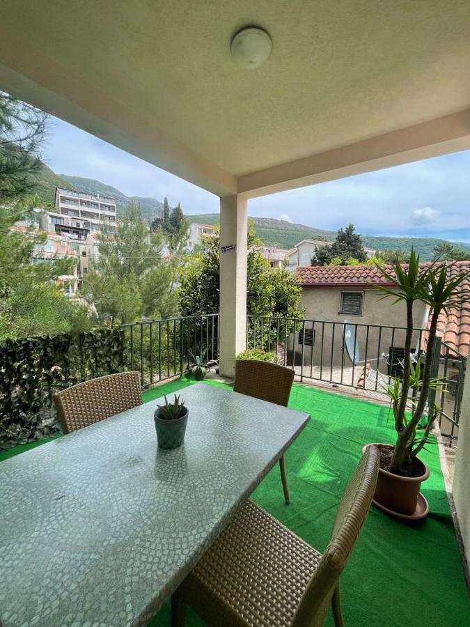 Apartments Mandarina Garden Petrovac Extérieur photo