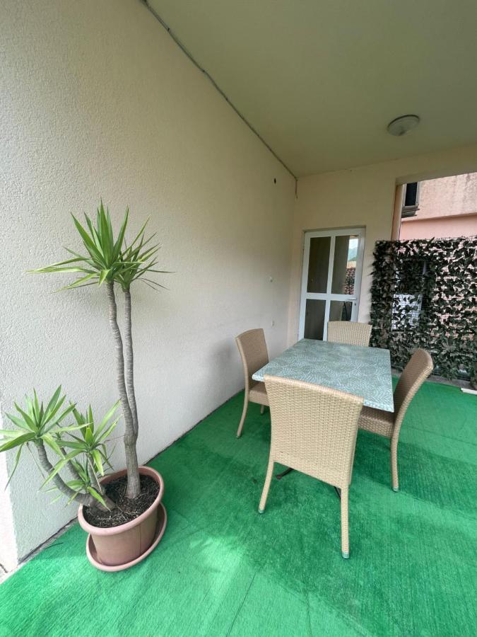 Apartments Mandarina Garden Petrovac Extérieur photo