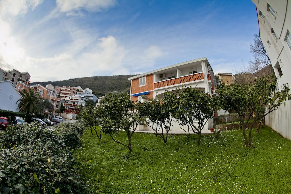 Apartments Mandarina Garden Petrovac Extérieur photo